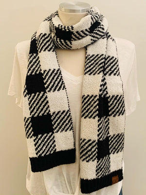 White Black Chenille Checkered Scarf- -Trendy Me Boutique, Granada Hills California
