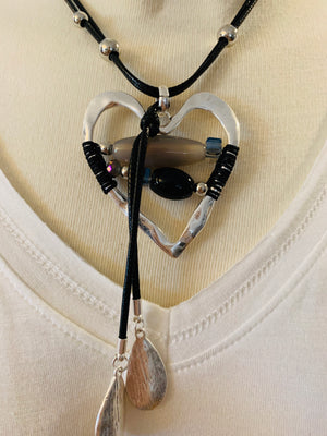 Heart of Love Necklace- -Trendy Me Boutique, Granada Hills California