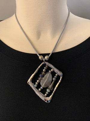 Diamond Stone Necklace- -Trendy Me Boutique, Granada Hills California